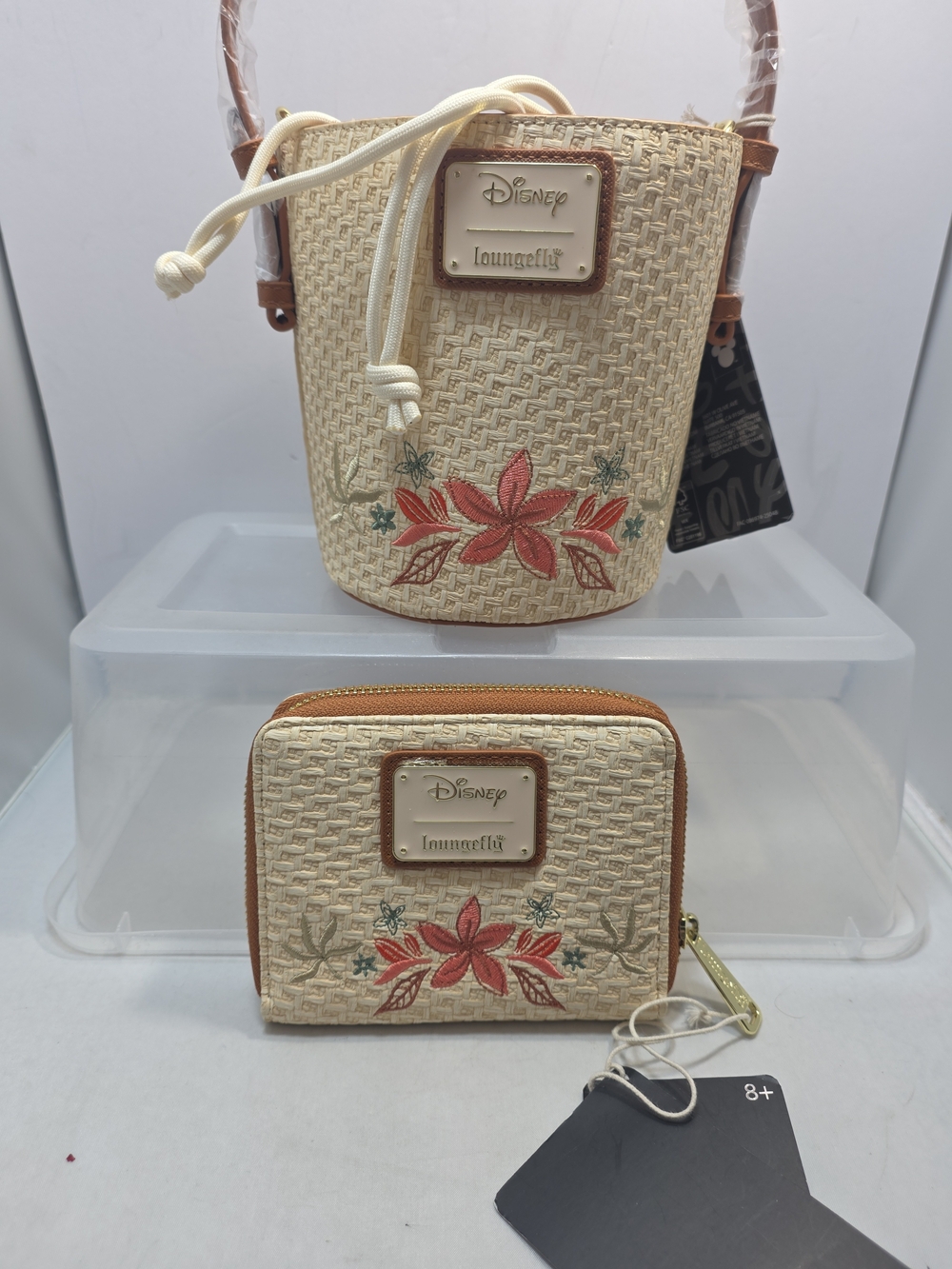 Loungefly Disney Lilo & Stitch Hula Floral Bucket Crossbody Bag & Wallet NWT - Picture 4 of 7